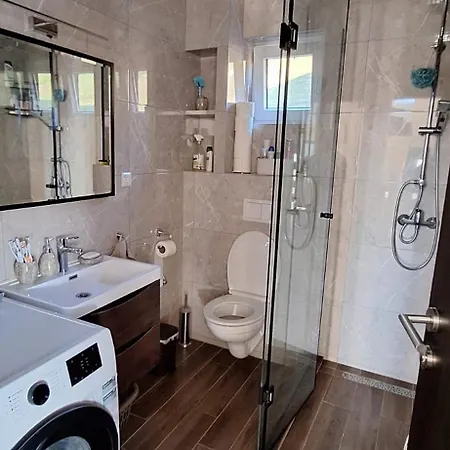 Alyanna Βίλα Rankovici